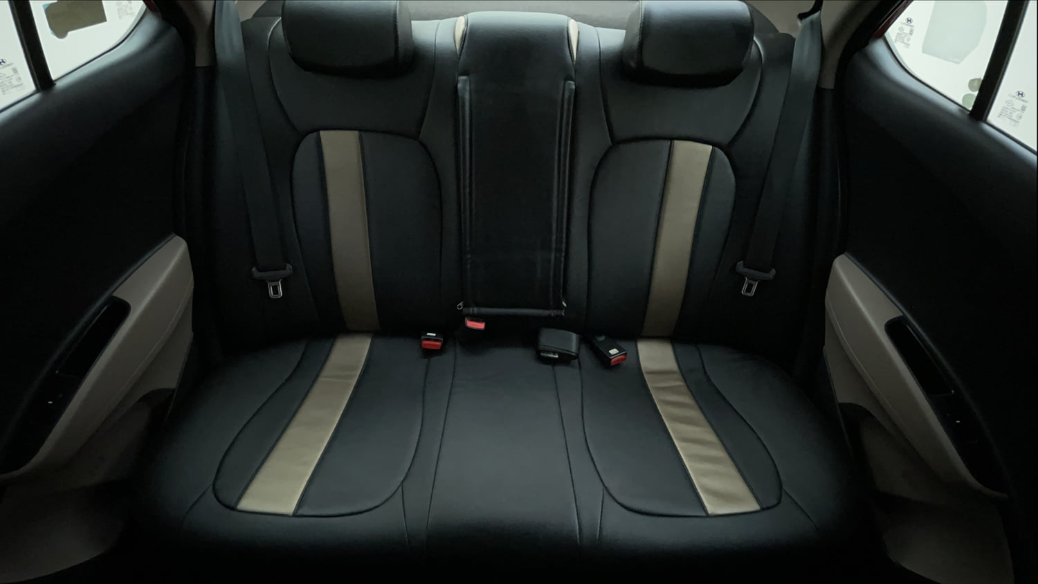 Used 2017 Hyundai Xcent SX 1.1 CRDi Diesel Manual interior REAR SEAT CONDITION VIEW