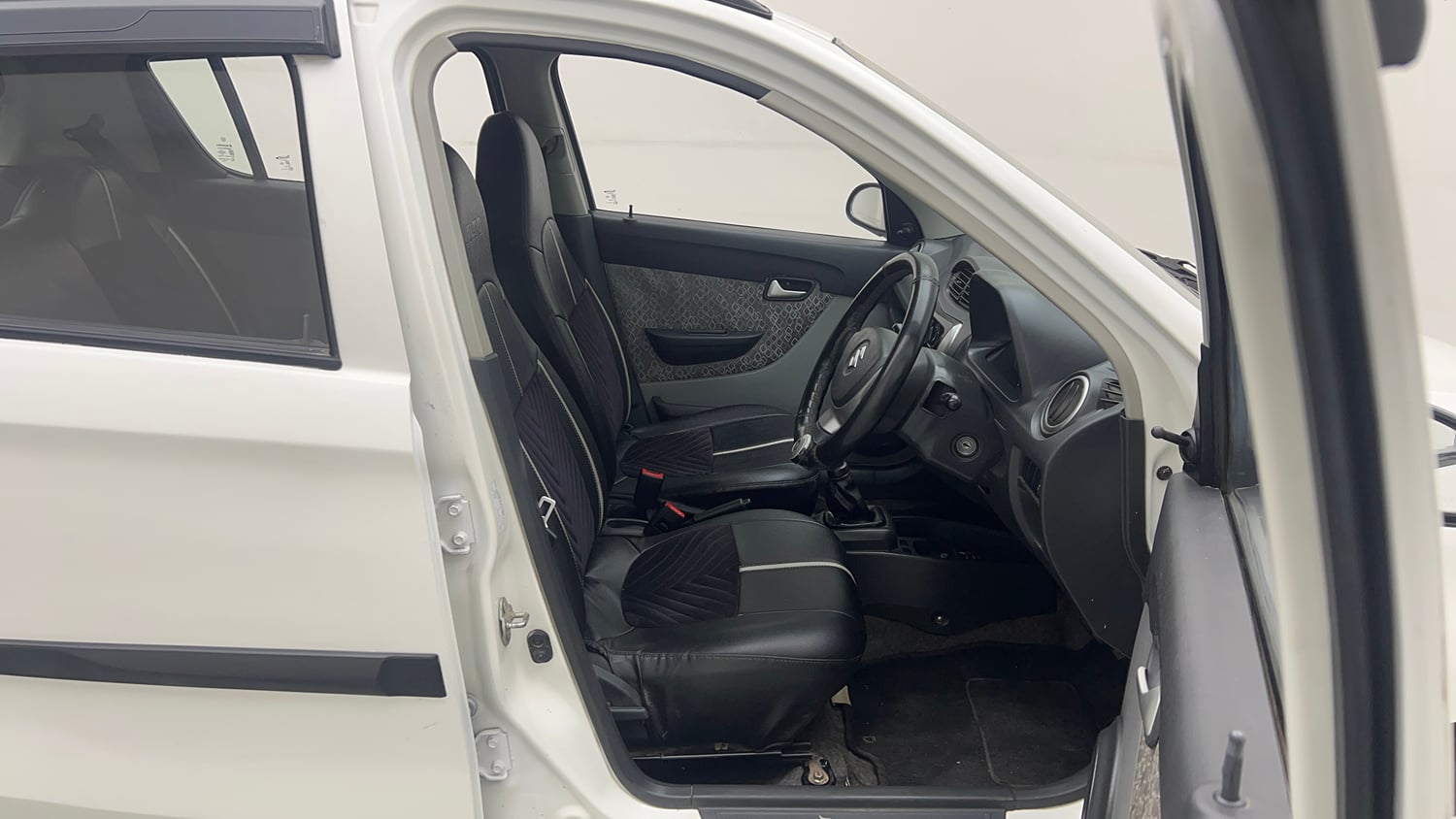 Used 2018 Maruti Suzuki Alto 800 VXi Petrol Manual interior RIGHT SIDE FRONT DOOR CABIN VIEW