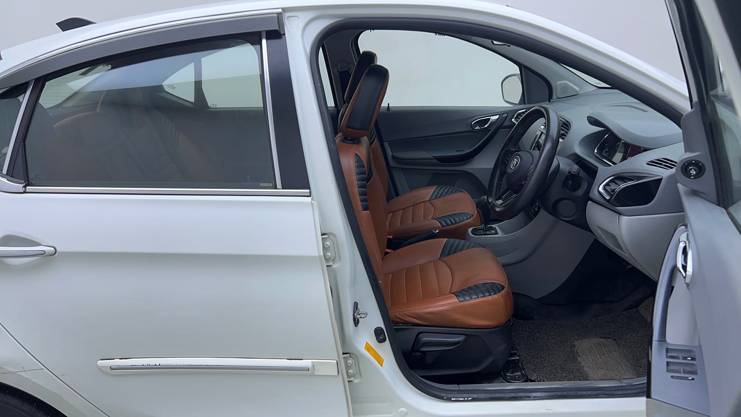 Used 2020 Tata Tigor XZA Plus Petrol Automatic interior RIGHT SIDE FRONT DOOR CABIN VIEW