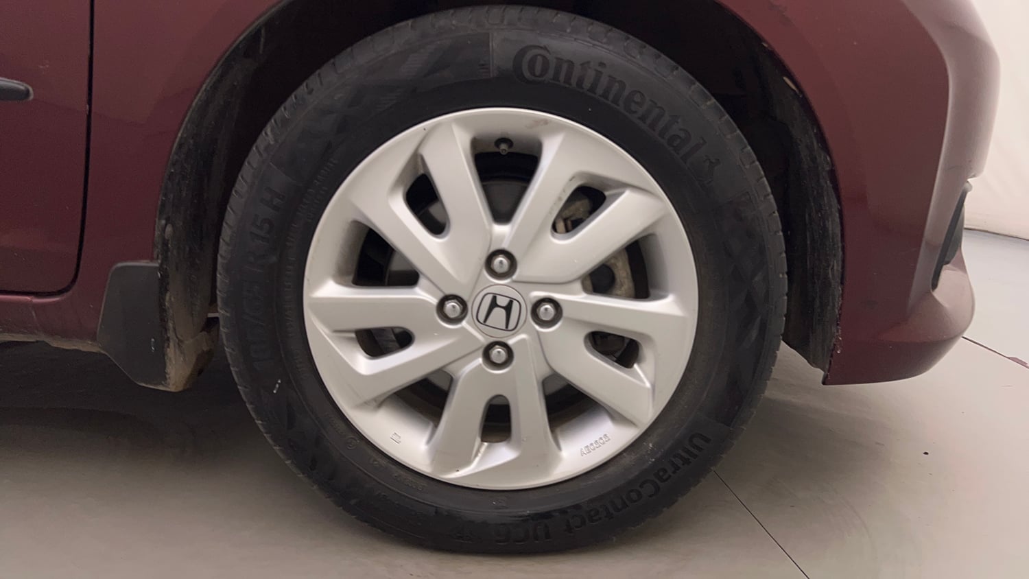 Used 2014 Honda Mobilio V Petrol Petrol Manual tyres RIGHT FRONT TYRE RIM VIEW
