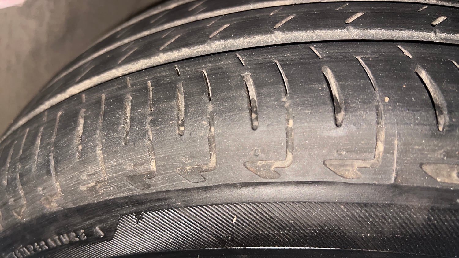 Used 2021 Tata Tigor XZA Plus Petrol Automatic tyres LEFT FRONT TYRE TREAD VIEW