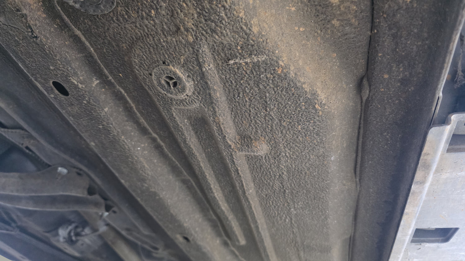 Used 2015 Ford EcoSport Titanium 1.5 TDCi Diesel Manual extra REAR RIGHT UNDERBODY VIEW