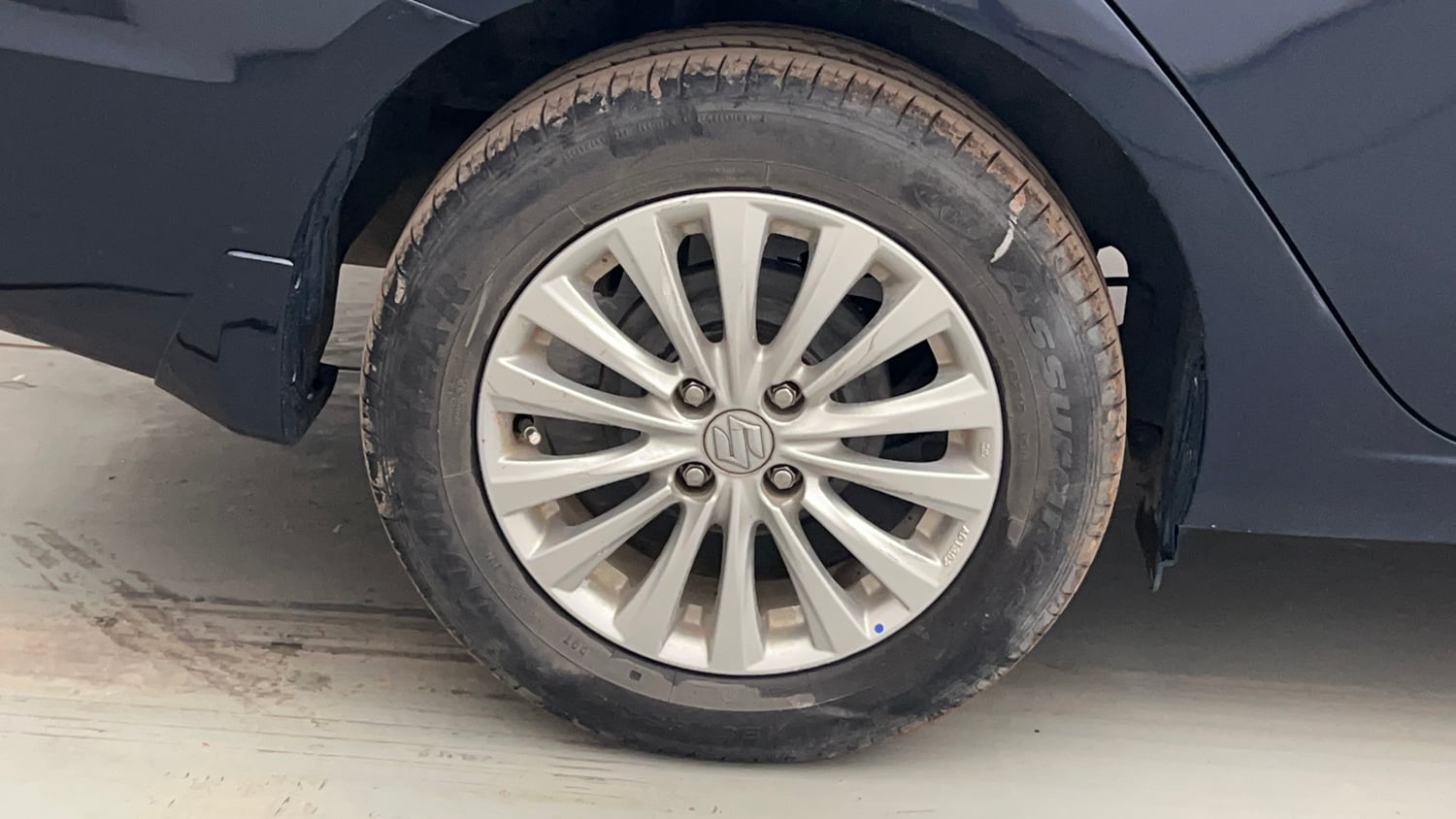 Used 2022 Maruti Suzuki Ciaz Delta 1.5 Petrol Manual tyres RIGHT REAR TYRE RIM VIEW