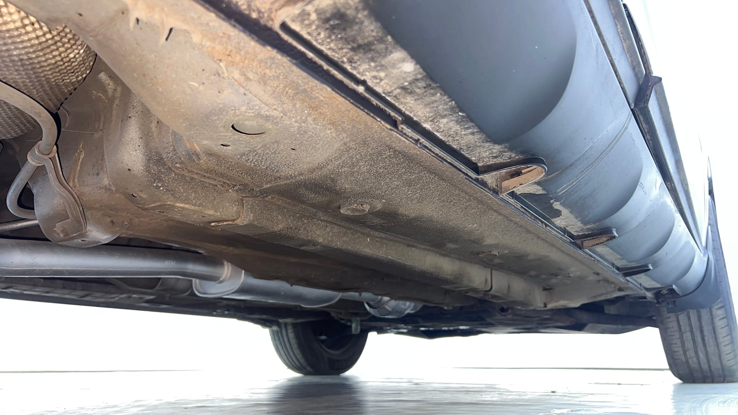 Used 2021 Hyundai Venue S 1.0 Turbo DCT Petrol Automatic extra REAR RIGHT UNDERBODY VIEW