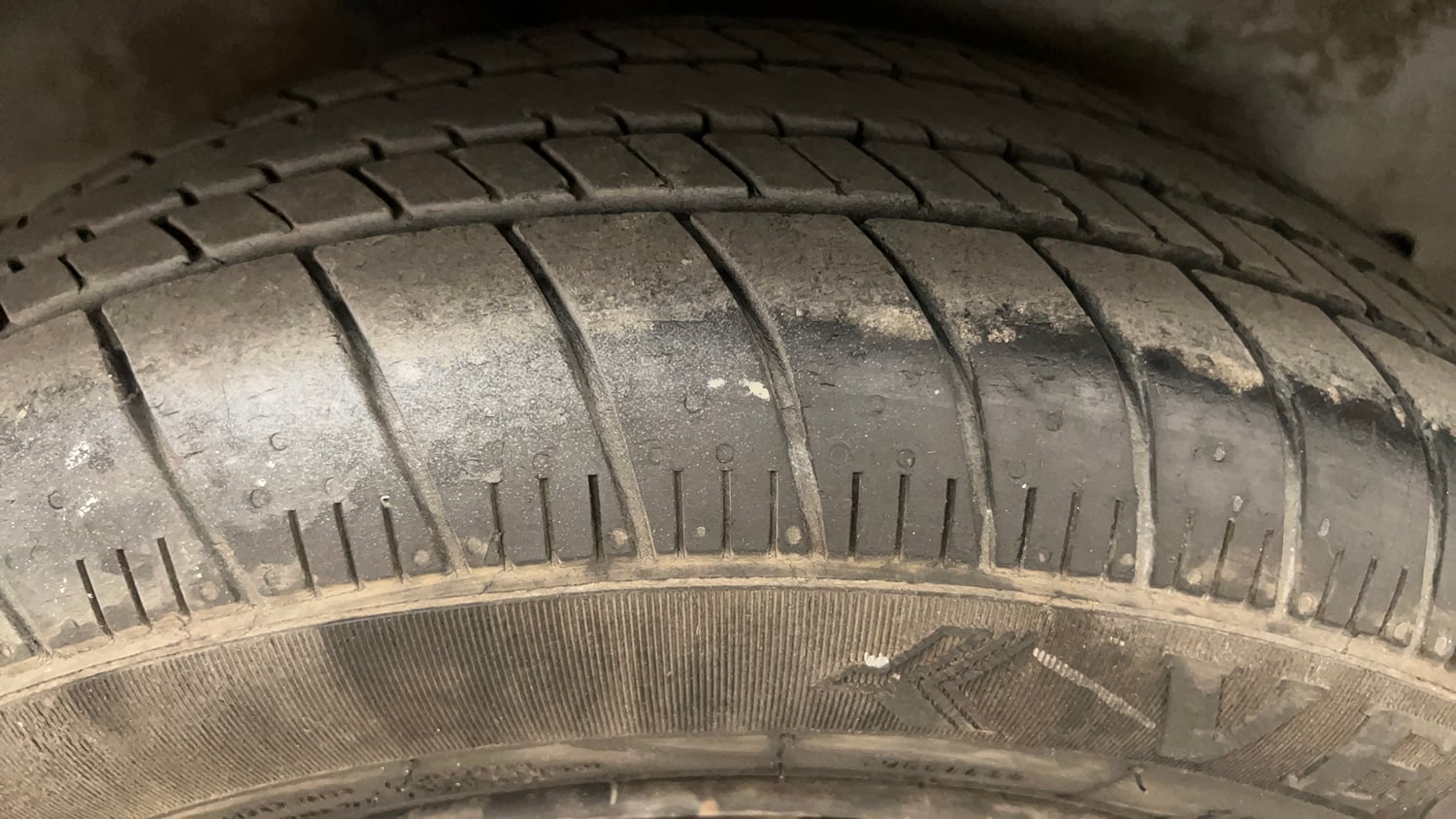 Used 2016 Honda City SV Petrol Manual tyres RIGHT REAR TYRE TREAD VIEW