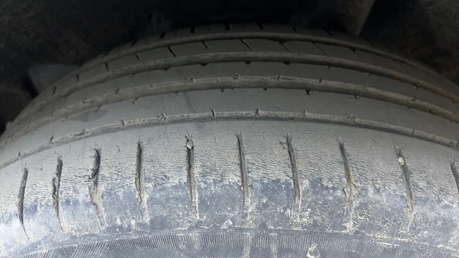 Used 2021 Maruti Suzuki Baleno Zeta Petrol Manual tyres LEFT REAR TYRE TREAD VIEW
