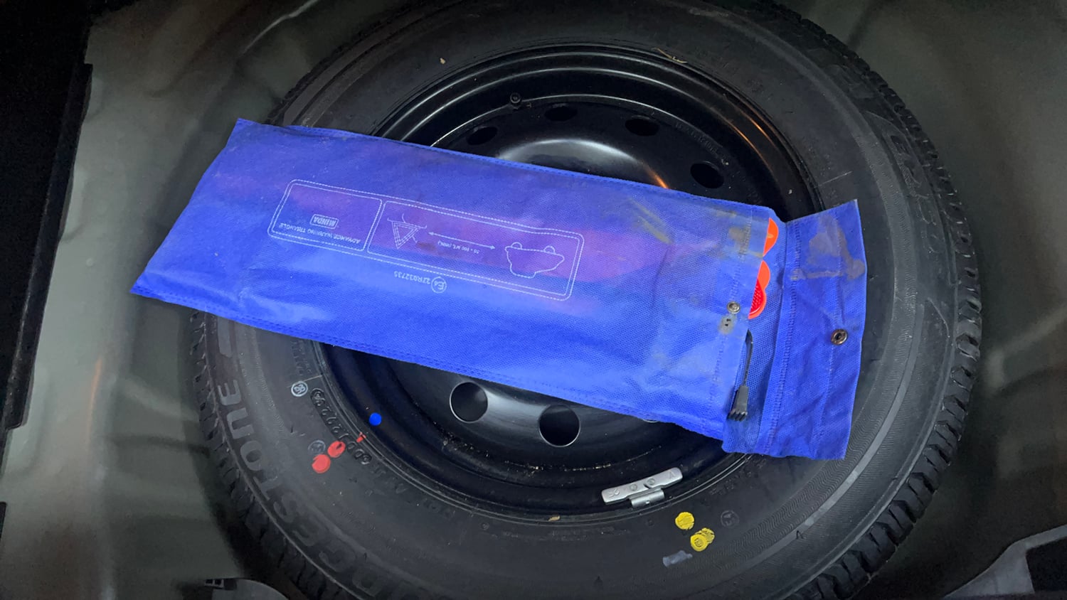 Used 2023 Maruti Suzuki Swift ZXi Plus AMT Petrol Automatic tyres SPARE TYRE VIEW