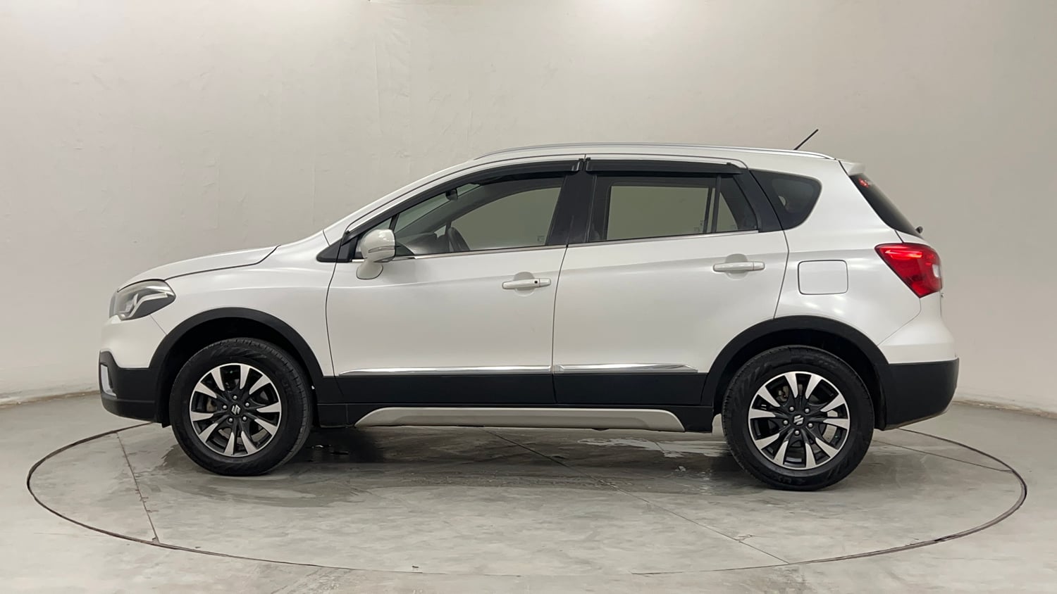 Used 2021 Maruti Suzuki S-Cross Alpha Petrol Manual exterior LEFT SIDE VIEW