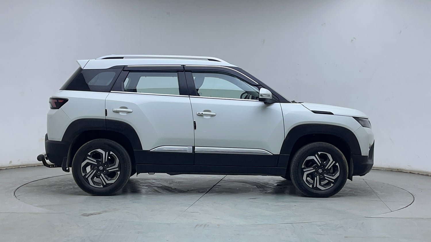 Used 2023 Maruti Suzuki Brezza ZXi Plus Petrol Manual exterior RIGHT SIDE VIEW