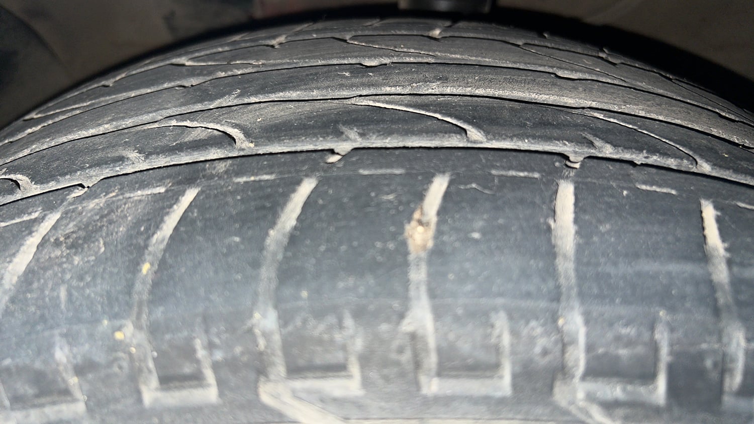 Used 2017 Hyundai Creta 1.6 SX Plus AT Petrol Petrol Automatic tyres LEFT FRONT TYRE TREAD VIEW