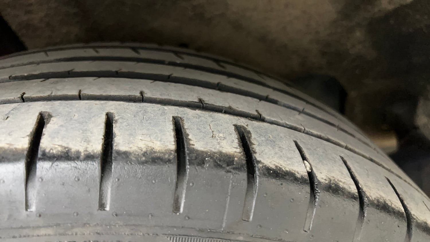 Used 2020 Maruti Suzuki Baleno Zeta Petrol Manual tyres RIGHT REAR TYRE TREAD VIEW