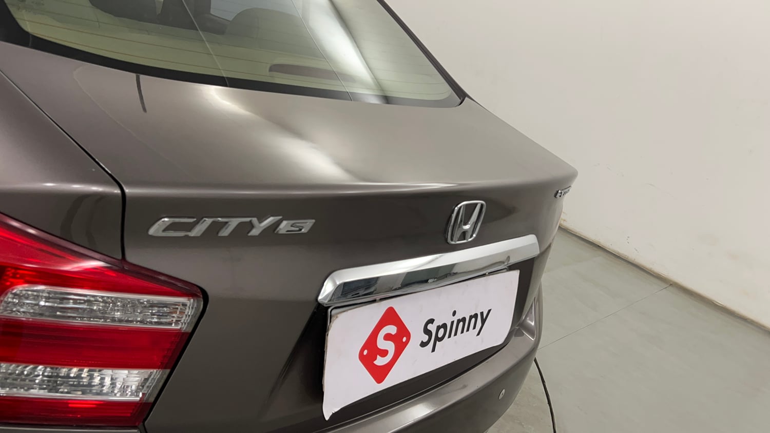 Used 2012 Honda City 1.5 S MT Petrol Manual dents MINOR SCRATCH