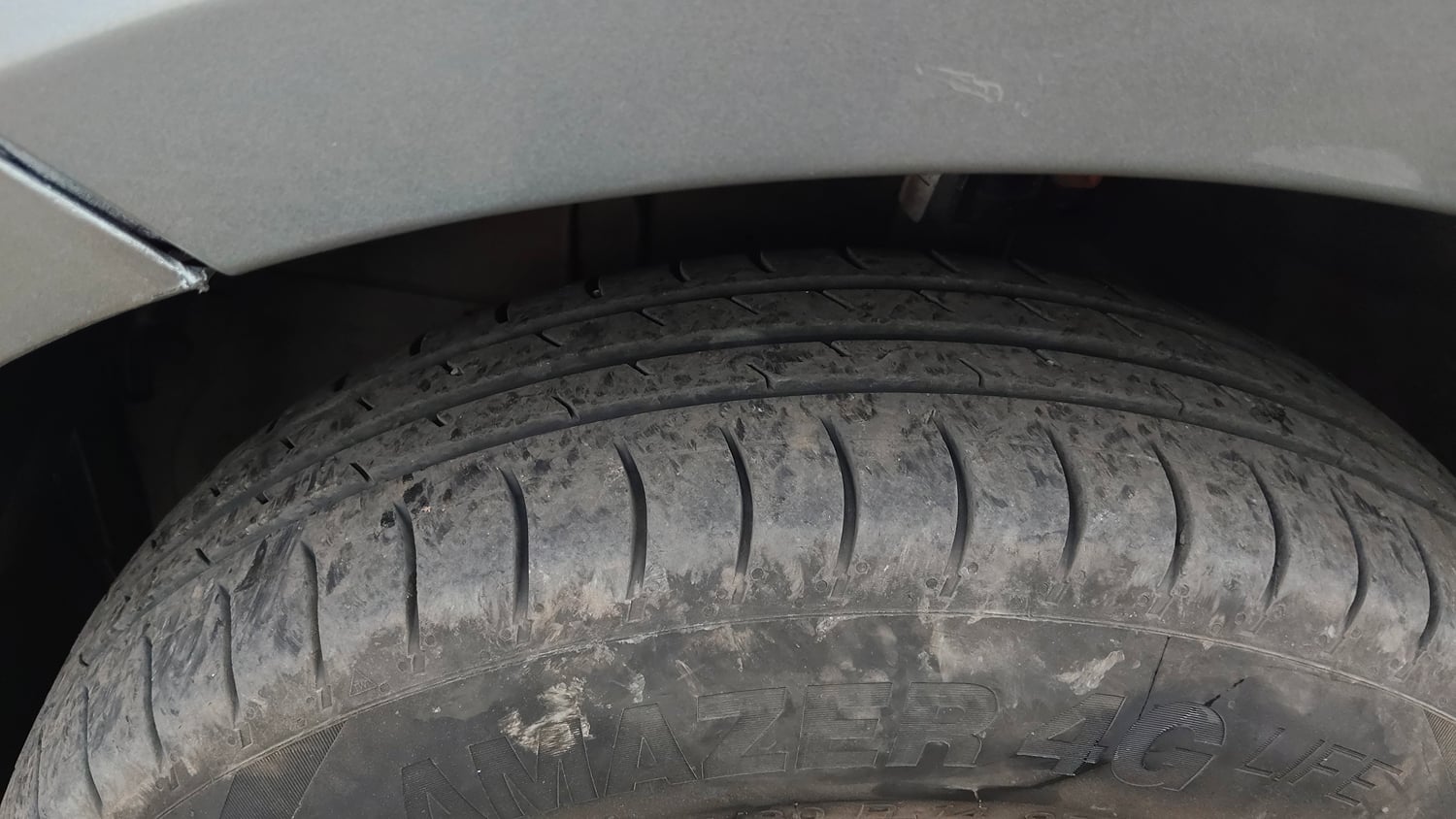 Used 2013 Maruti Suzuki Swift VDi Diesel Manual tyres LEFT FRONT TYRE TREAD VIEW