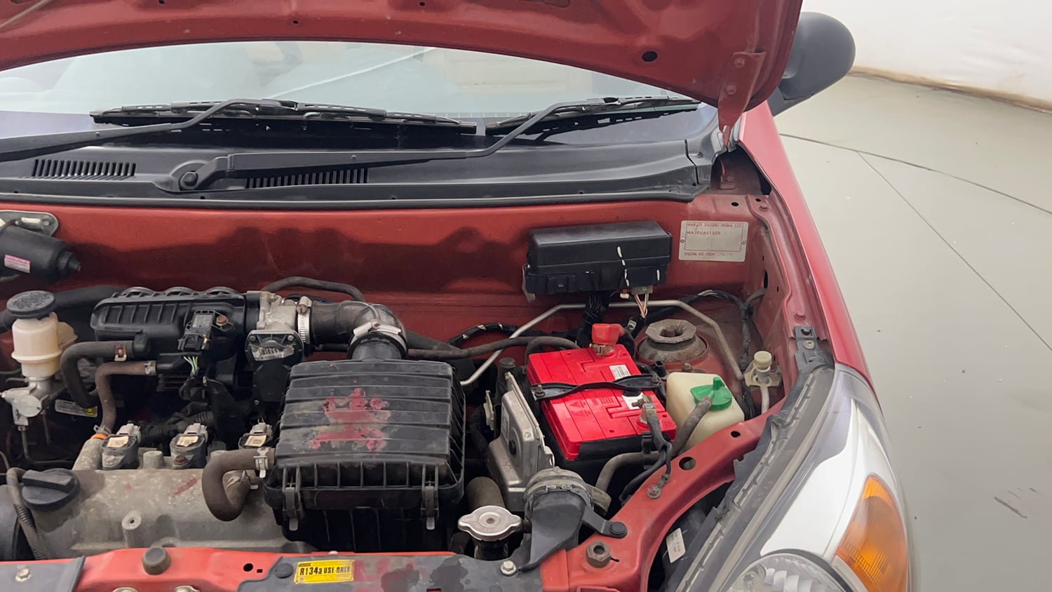 Used 2017 Maruti Suzuki Alto 800 VXi Petrol Manual engine ENGINE LEFT SIDE HINGE & APRON VIEW