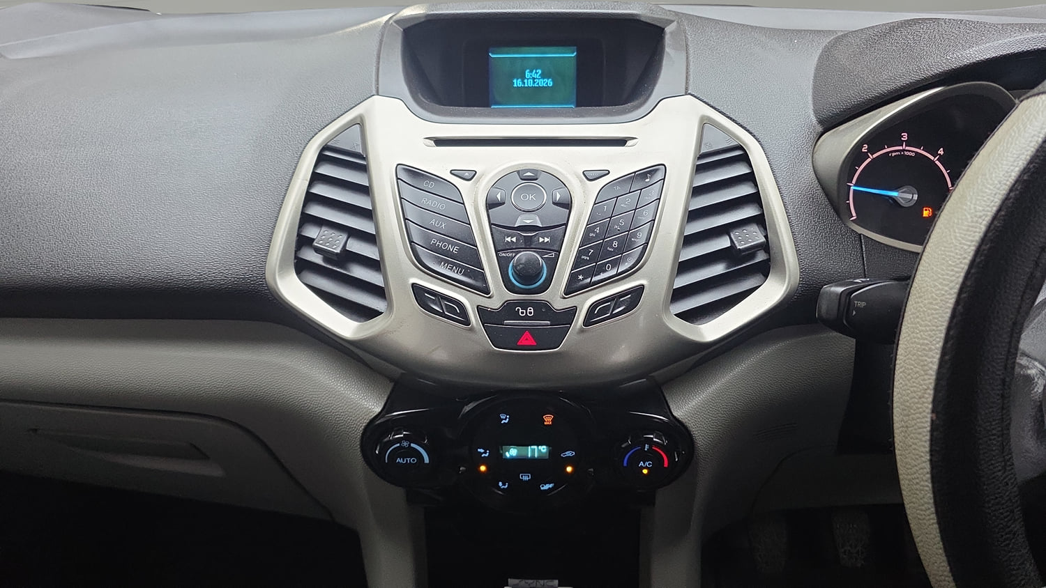 Used 2015 Ford EcoSport Titanium 1.5 TDCi Diesel Manual interior MUSIC SYSTEM & AC CONTROL VIEW