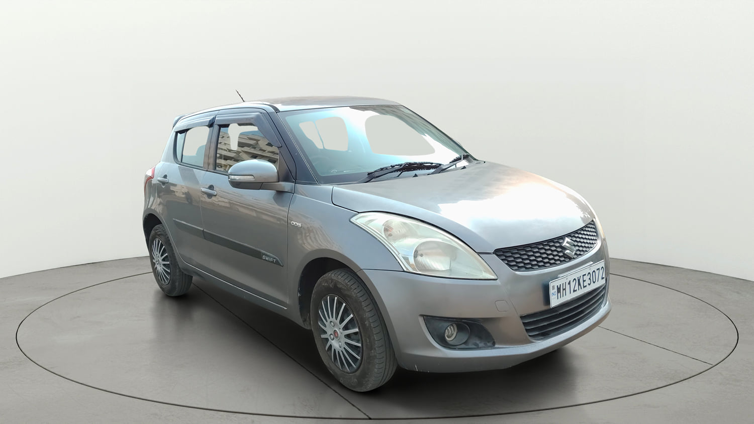 Used 2013 Maruti Suzuki Swift VDi Diesel Manual exterior RIGHT FRONT CORNER VIEW