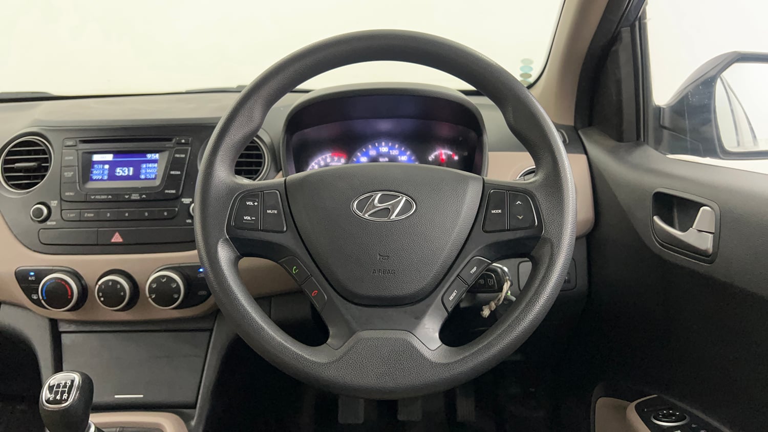 Used 2015 Hyundai Xcent SX 1.2 Petrol Manual interior STEERING VIEW