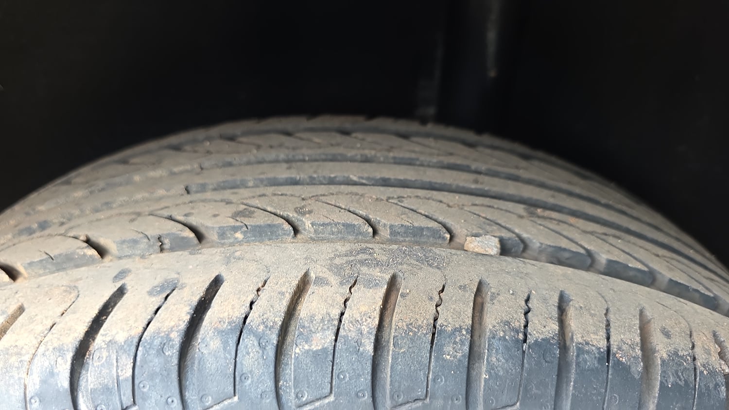 Used 2019 Ford EcoSport Thunder Edition Petrol Petrol Manual tyres LEFT REAR TYRE TREAD VIEW