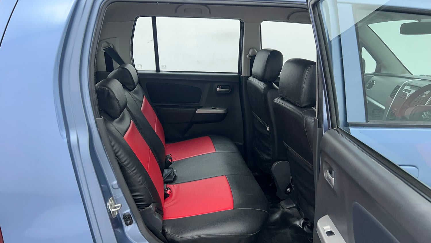 Used 2012 Maruti Suzuki Wagon R 1.0 VXi Petrol Manual interior RIGHT SIDE REAR DOOR CABIN VIEW