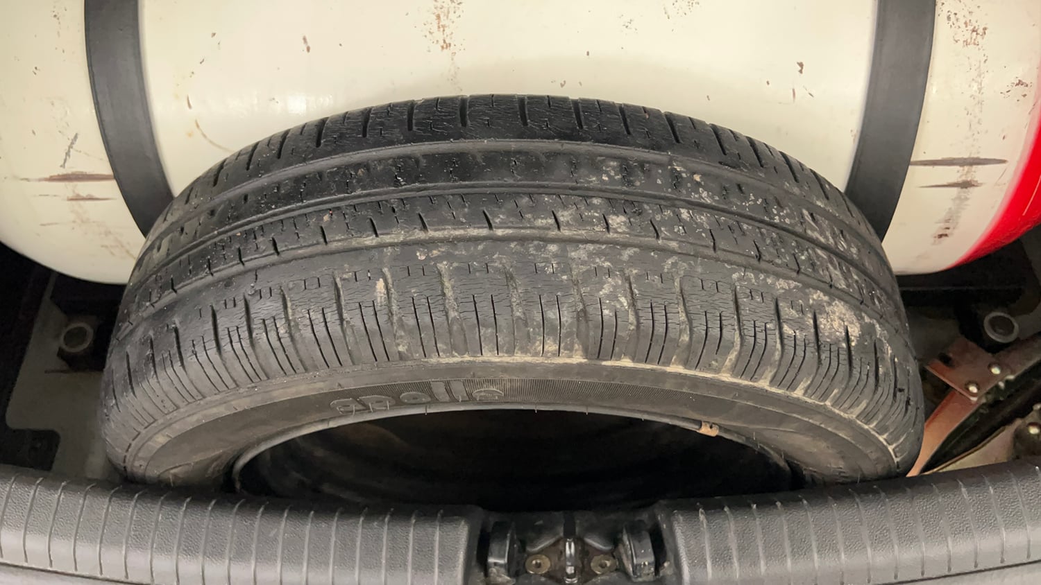 Used 2019 Hyundai Grand i10 Sportz 1.2 Kappa VTVT CNG (Outside Fitted) Cng Manual tyres SPARE TYRE VIEW