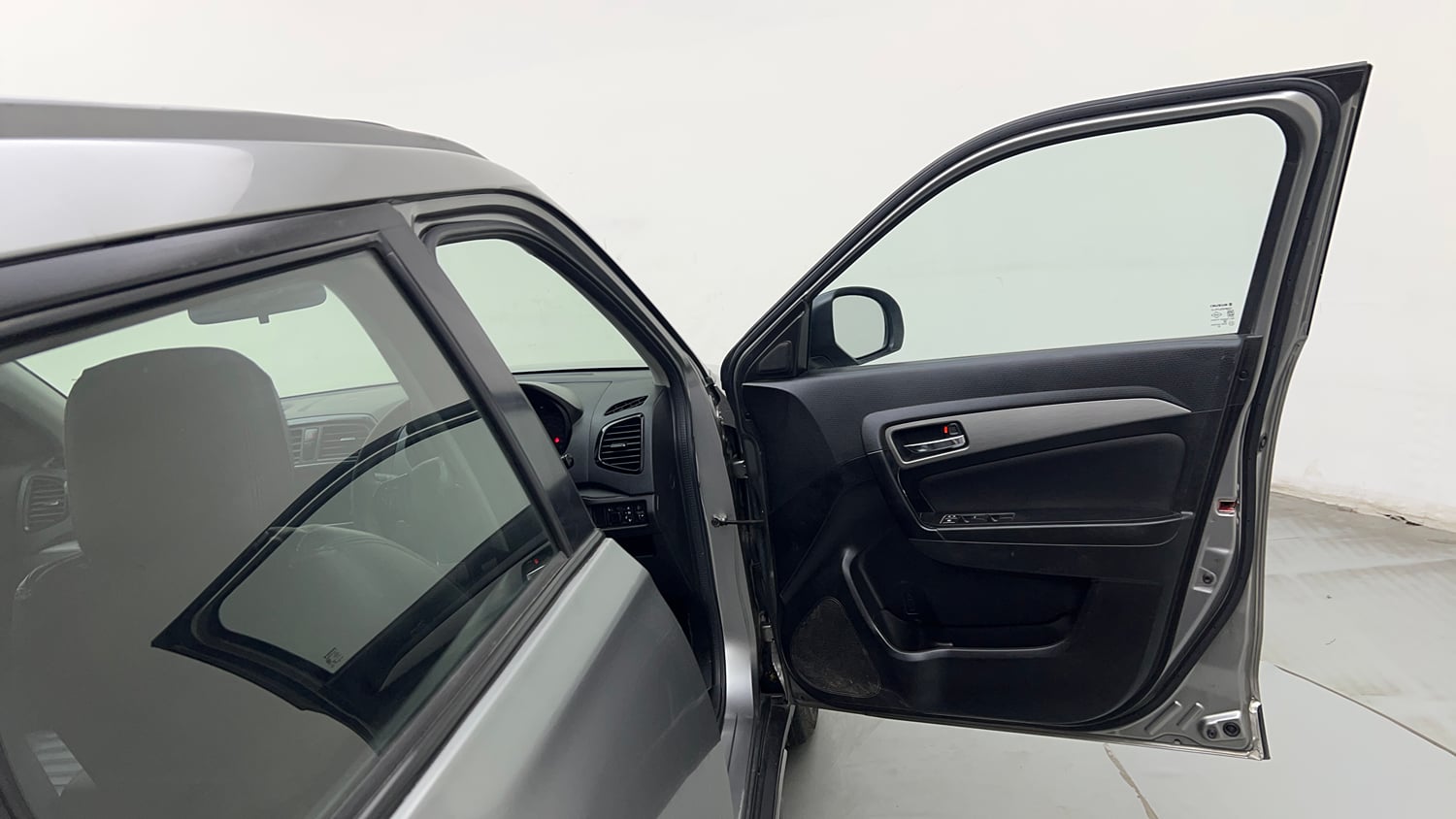 Used 2018 maruti-suzuki Vitara Brezza ZDi AGS Diesel Automatic interior RIGHT FRONT DOOR OPEN VIEW