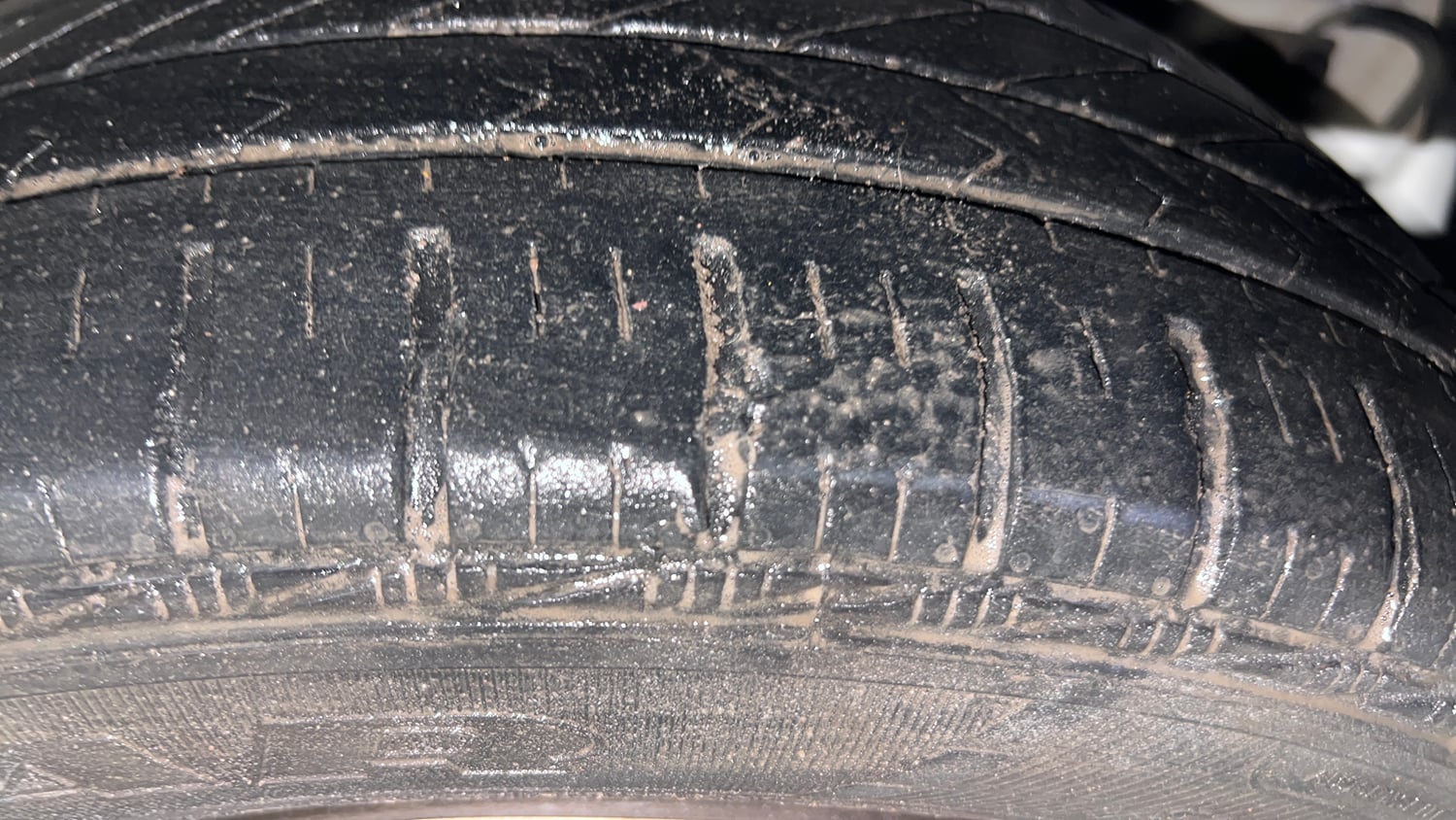 Used 2014 Hyundai Grand i10 Sportz 1.2 Kappa VTVT Petrol Manual tyres LEFT REAR TYRE TREAD VIEW