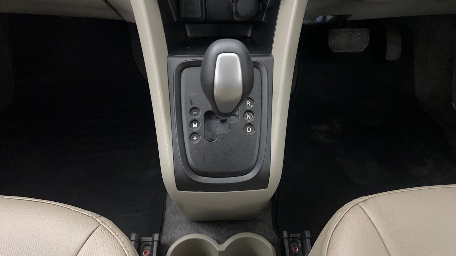 Used 2017 Maruti Suzuki Celerio ZXi AMT Petrol Automatic interior GEAR  KNOB VIEW