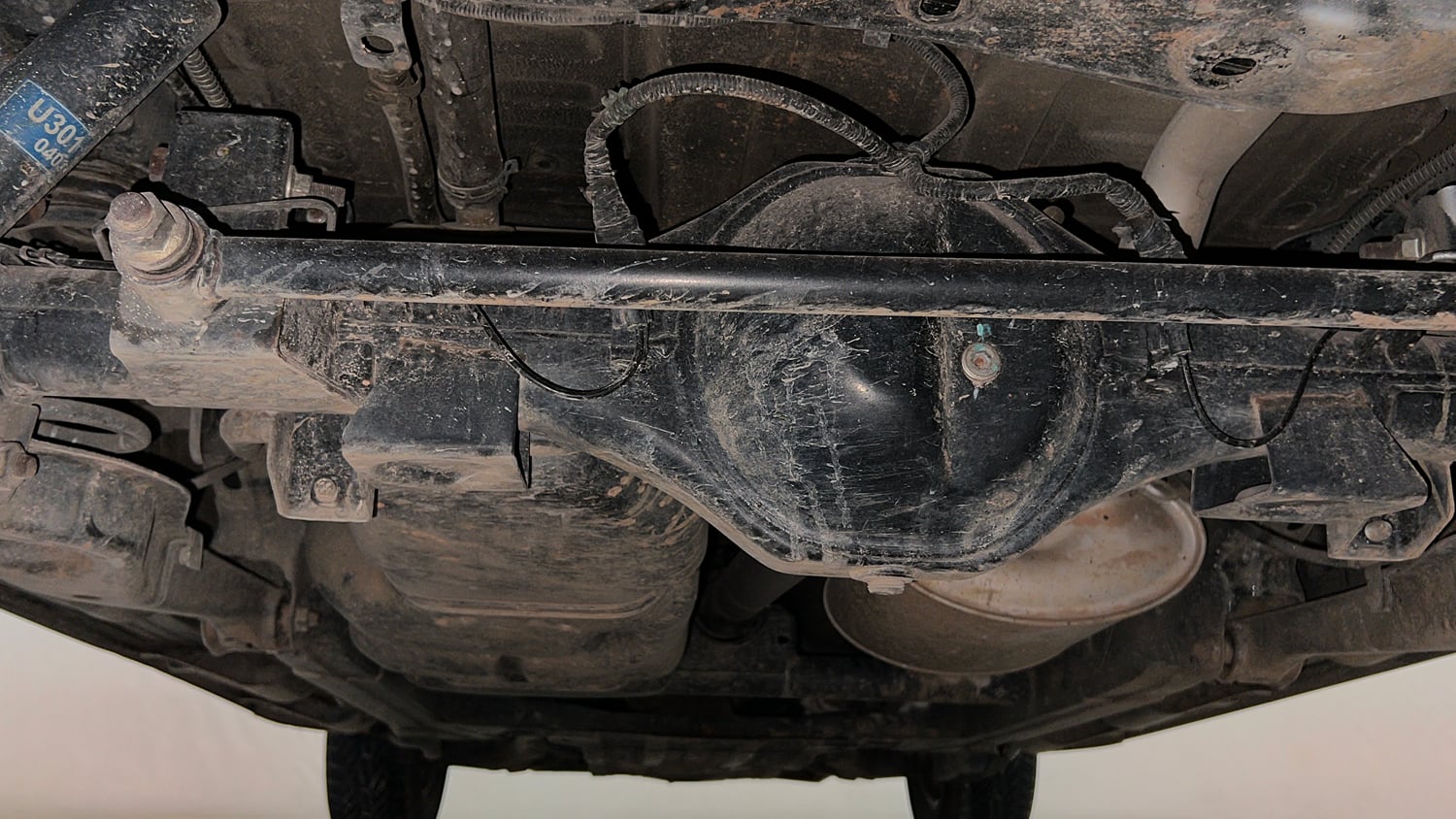 Used 2016 Mahindra TUV300 T8 Diesel Manual extra REAR UNDERBODY VIEW (TAKEN FROM REAR)