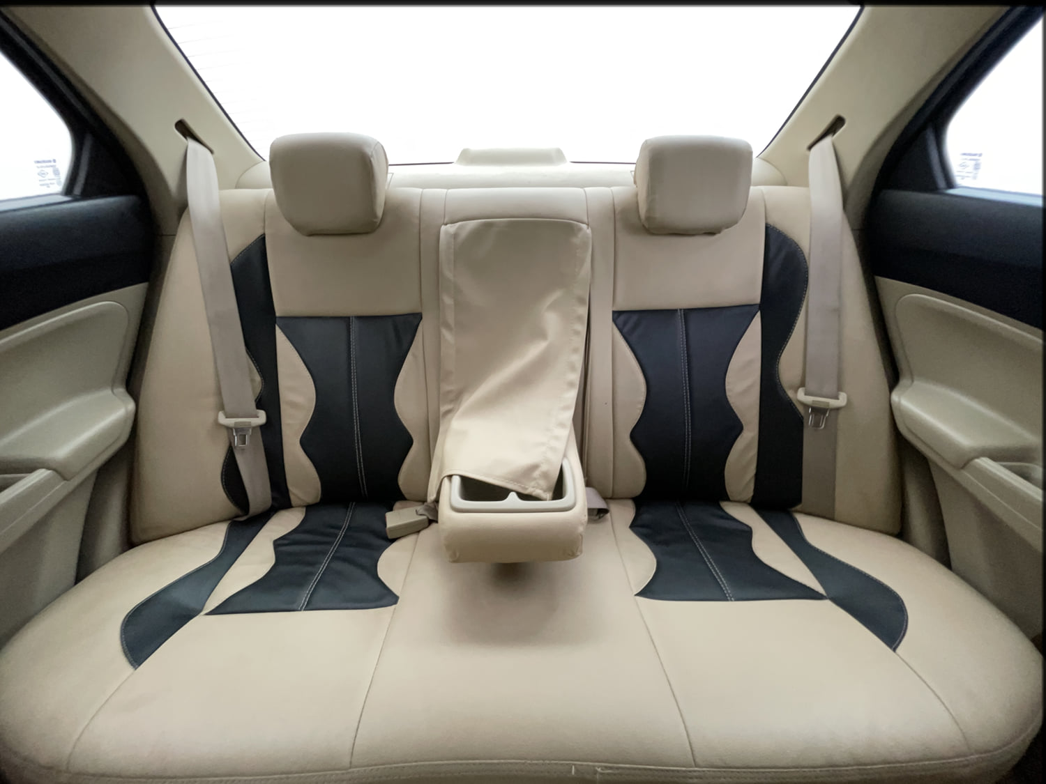 Used 2017 Maruti Suzuki Dzire ZXi AMT Petrol Automatic interior REAR SEAT CONDITION VIEW