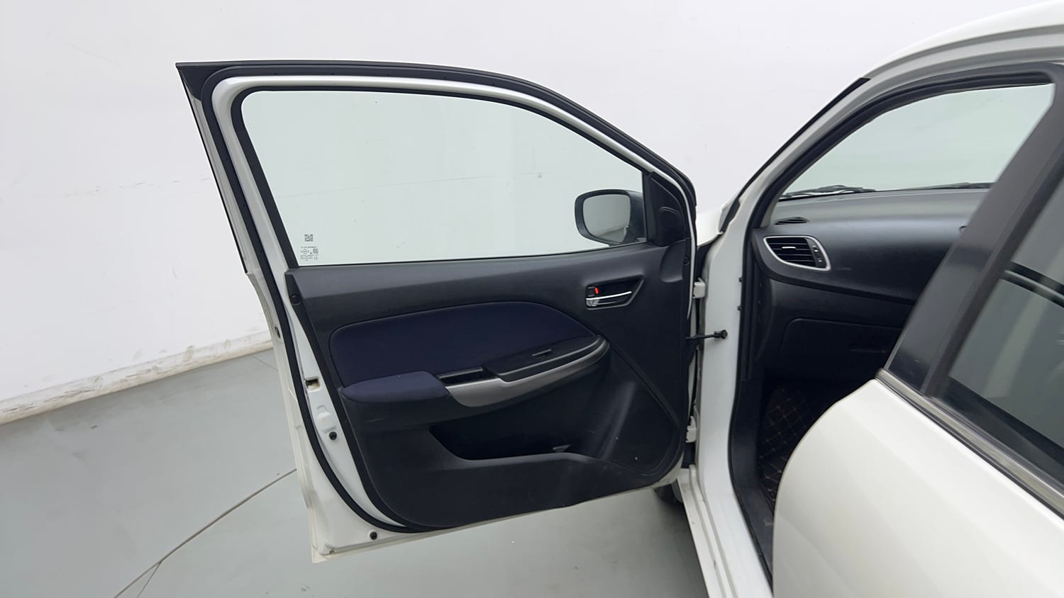 Used 2019 Maruti Suzuki Baleno Zeta Petrol Manual interior LEFT FRONT DOOR OPEN VIEW