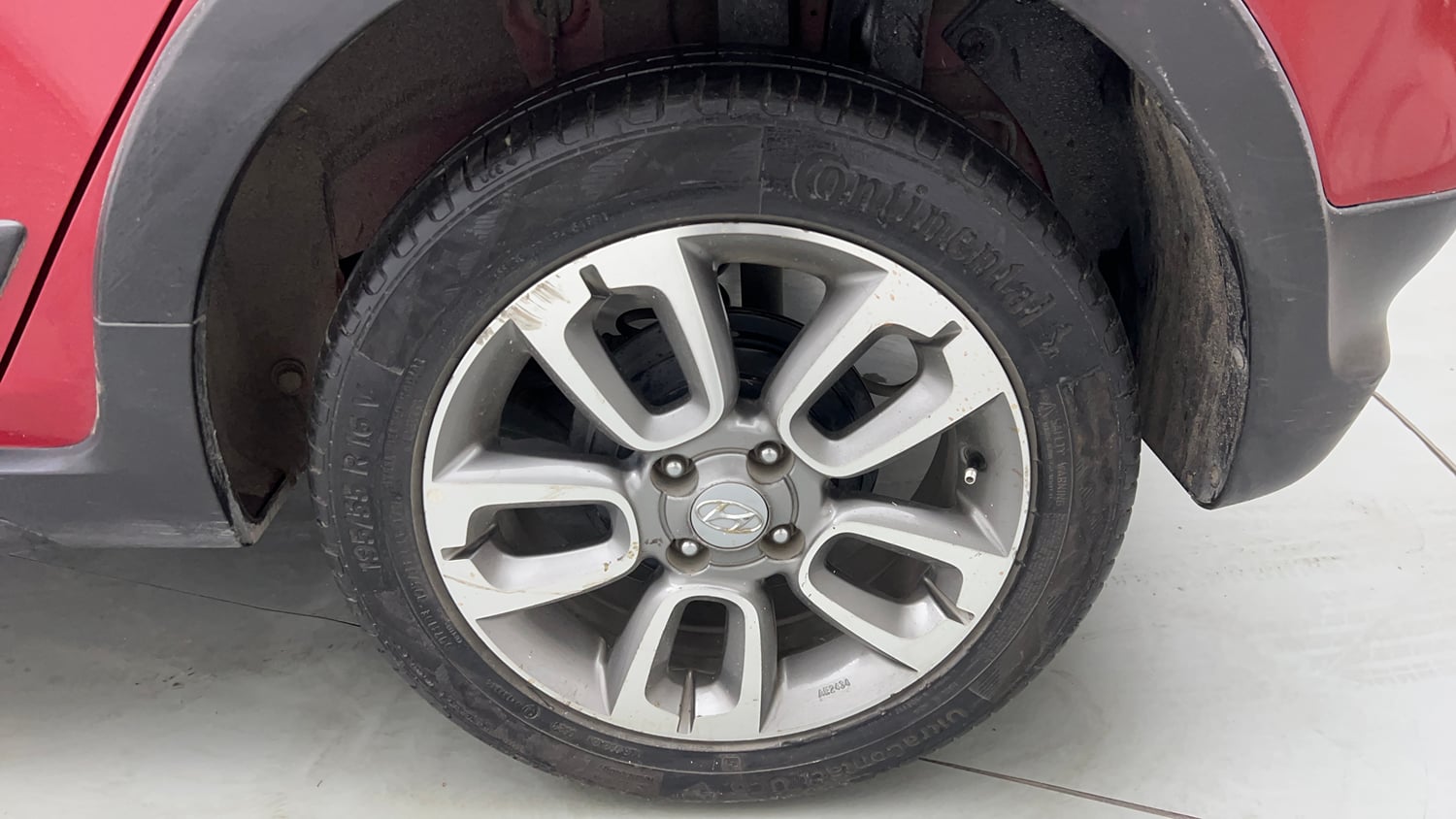 Used 2016 Hyundai i20 Active 1.2 S Petrol Manual tyres LEFT REAR TYRE RIM VIEW