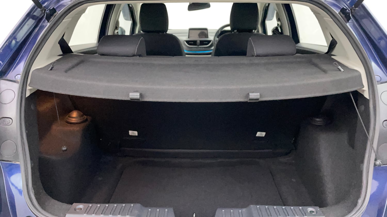 Used 2025 Tata Altroz XZ Petrol Petrol Manual interior DICKY INSIDE VIEW