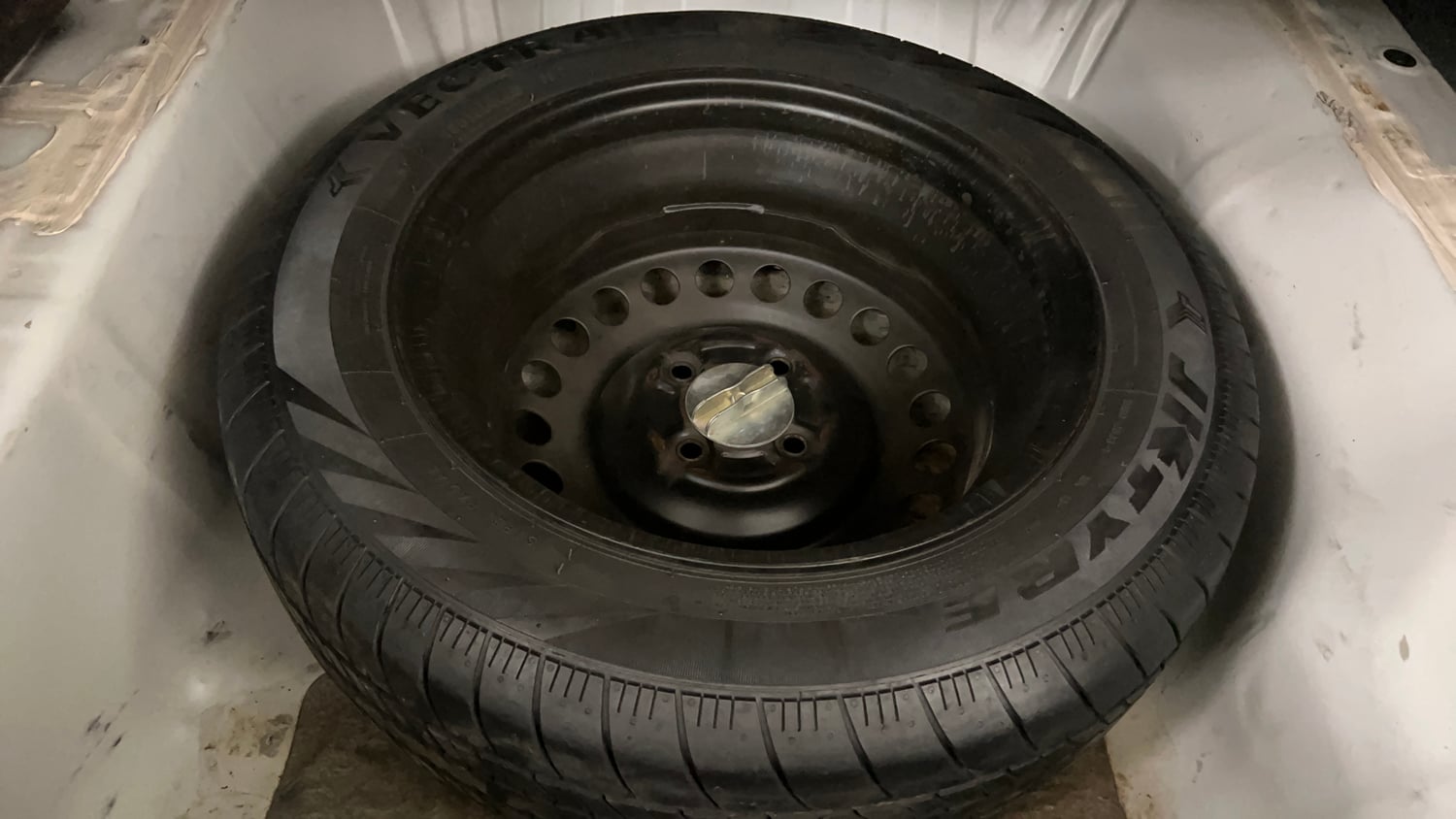 Used 2016 Honda City SV Petrol Manual tyres SPARE TYRE VIEW
