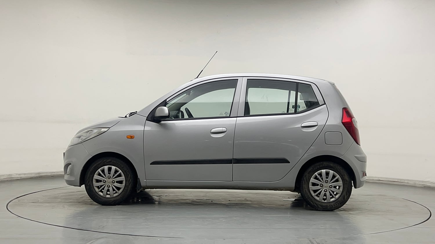 Used 2014 Hyundai i10 Sportz 1.1 iRDE2 Petrol Manual exterior LEFT SIDE VIEW