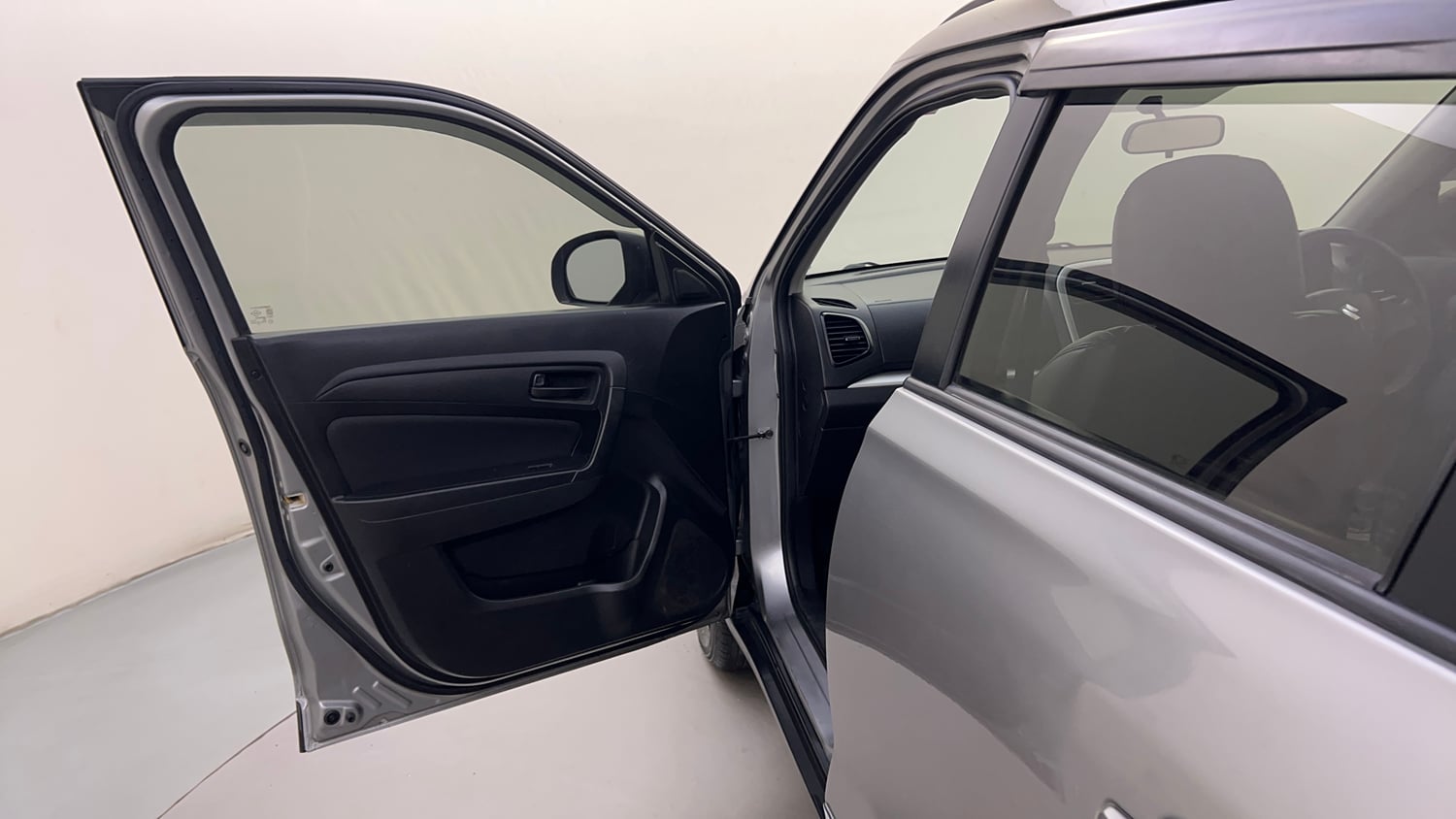 Used 2022 maruti-suzuki Vitara Brezza VXi Petrol Manual interior LEFT FRONT DOOR OPEN VIEW