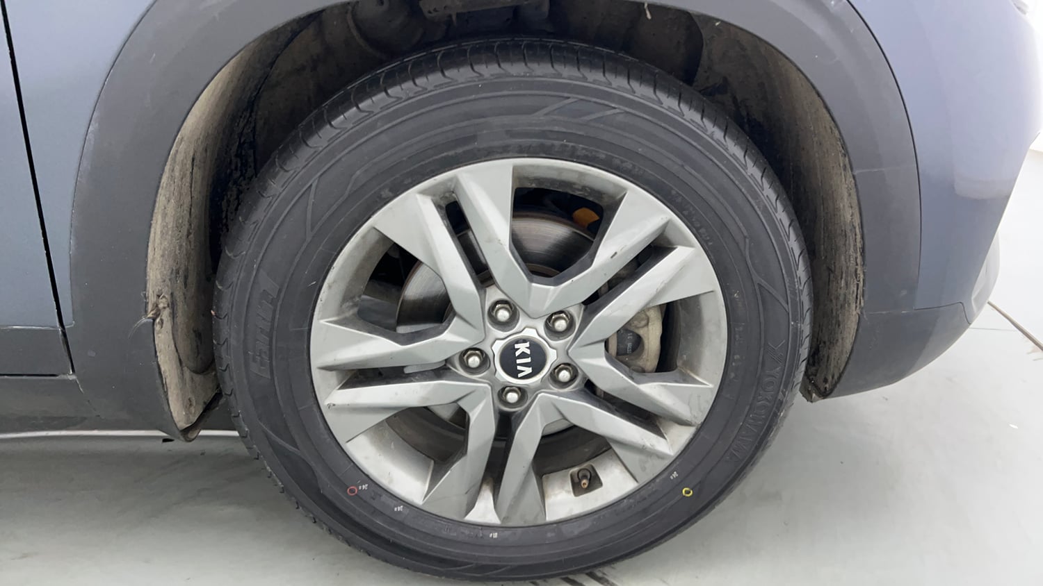 Used 2020 kia Seltos HTX IVT 1.5 Petrol Automatic tyres RIGHT FRONT TYRE RIM VIEW