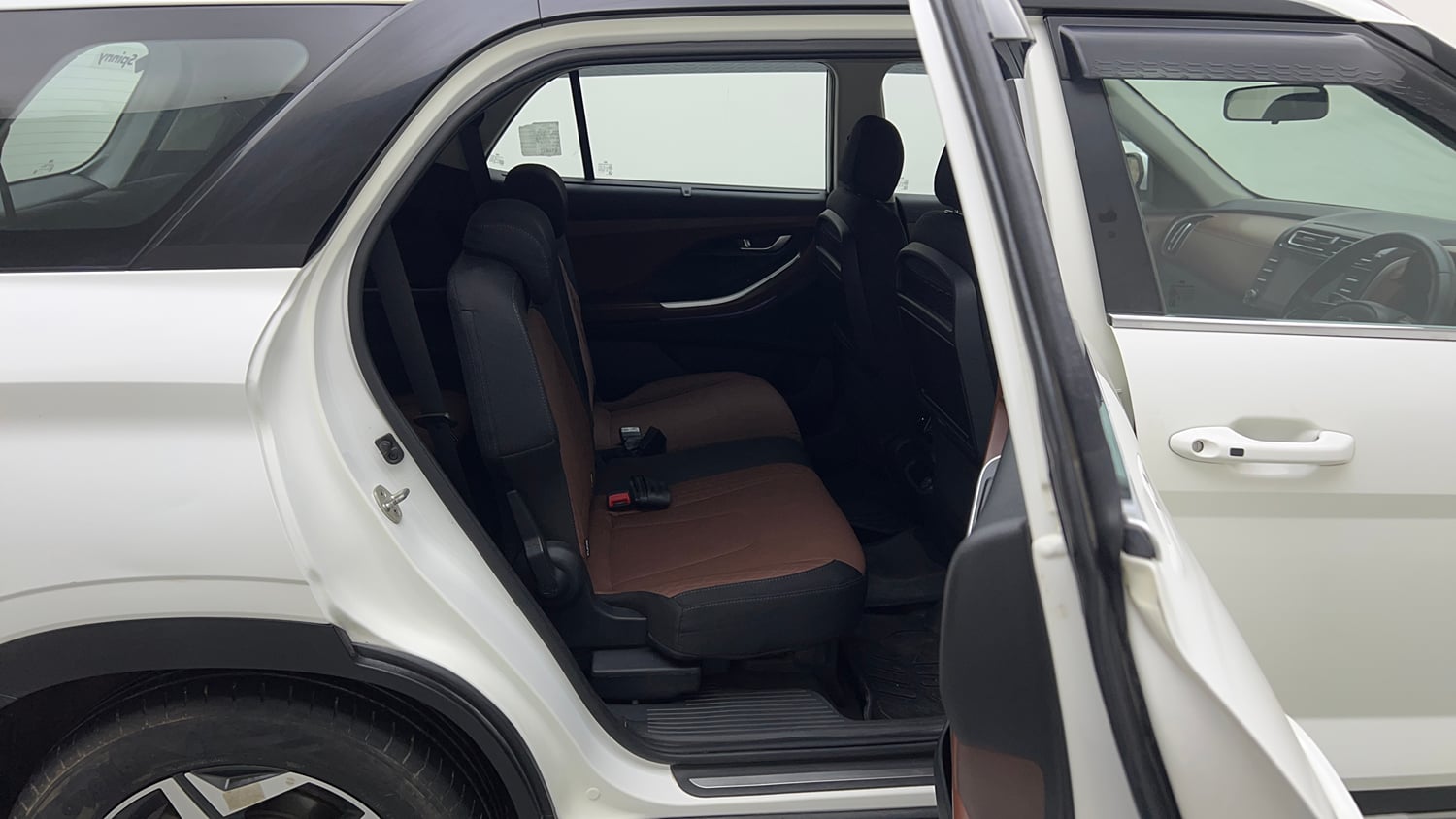 Used 2022 Hyundai Alcazar Prestige Exe (O) 7 STR 1.5 Diesel AT Diesel Automatic interior RIGHT SIDE REAR DOOR CABIN VIEW