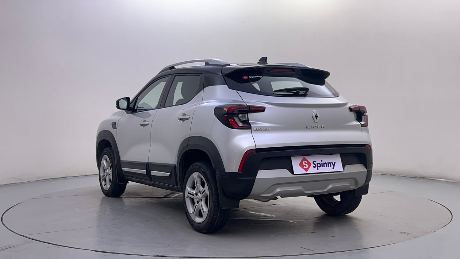 Used 2021 Renault Kiger RXT MT Dual Tone Petrol Manual exterior LEFT REAR CORNER VIEW