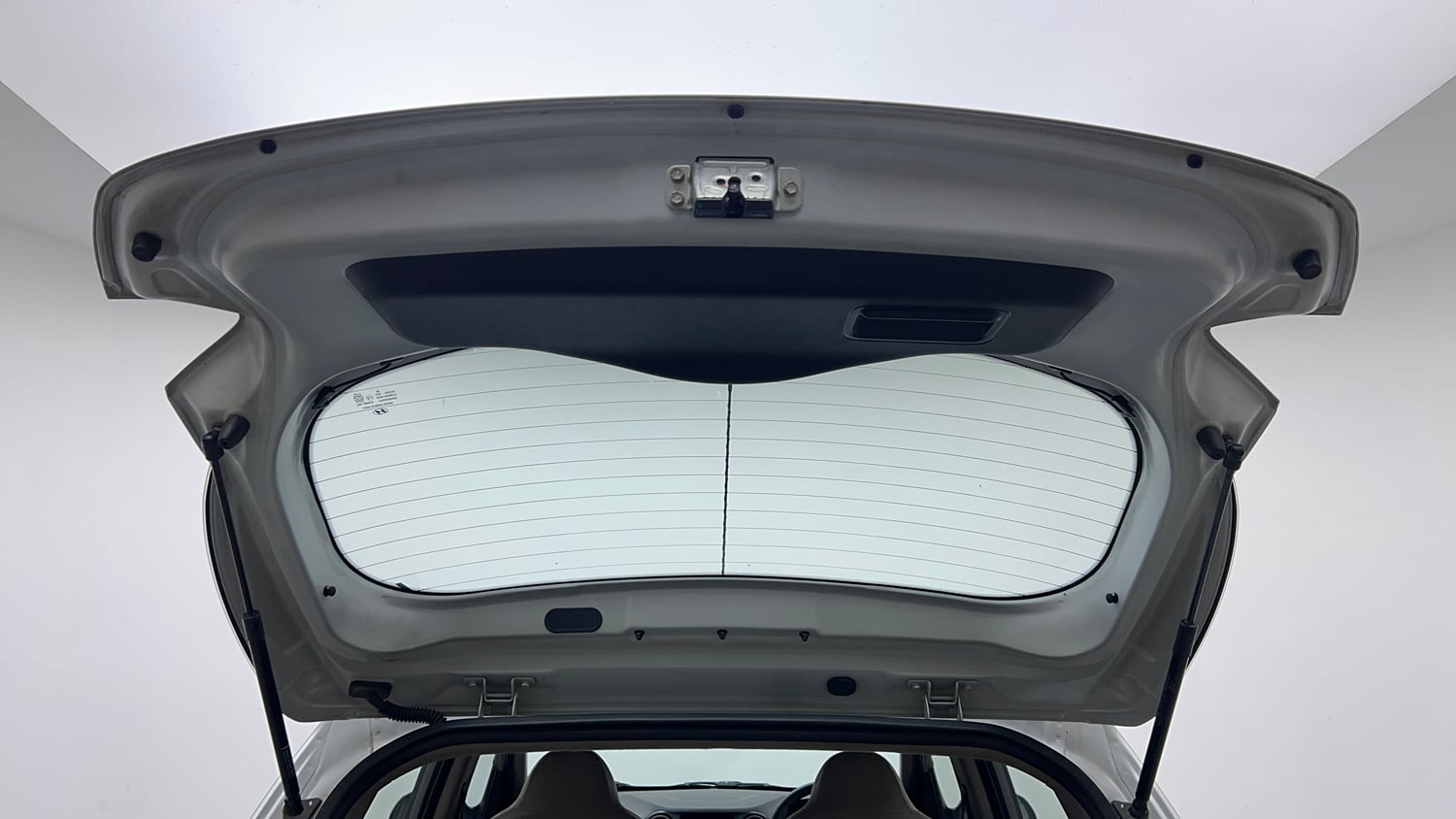 Used 2018 Hyundai Grand i10 Sportz (O) AT 1.2 Kappa VTVT Petrol Automatic interior DICKY DOOR OPEN VIEW
