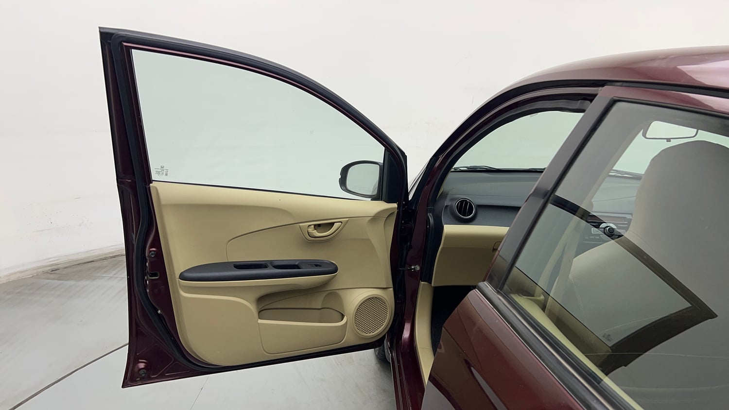 Used 2015 Honda Amaze 1.2 S i-VTEC Petrol Manual interior LEFT FRONT DOOR OPEN VIEW
