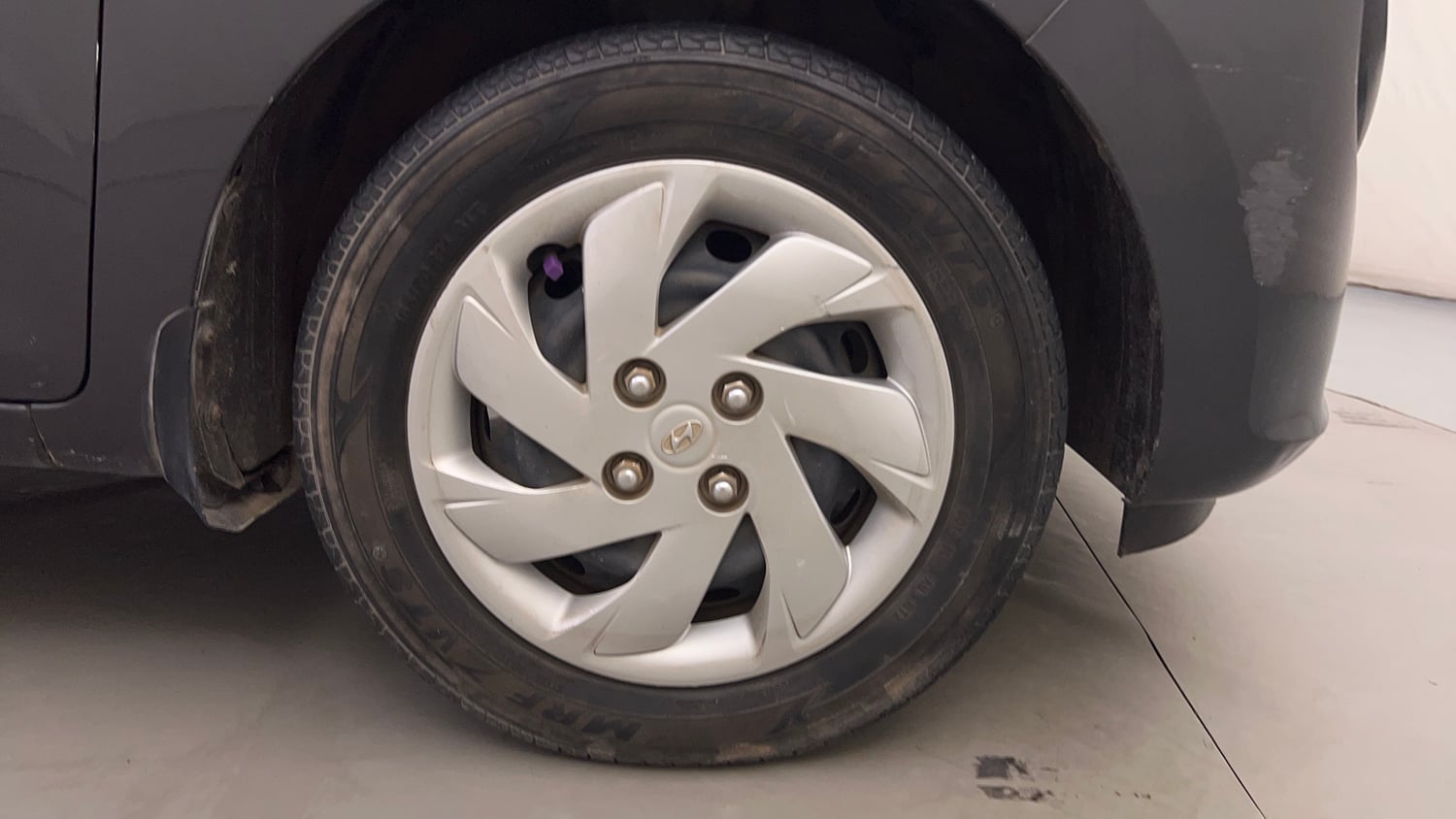 Used 2020 Hyundai Santro Sportz AMT Petrol Automatic tyres RIGHT FRONT TYRE RIM VIEW