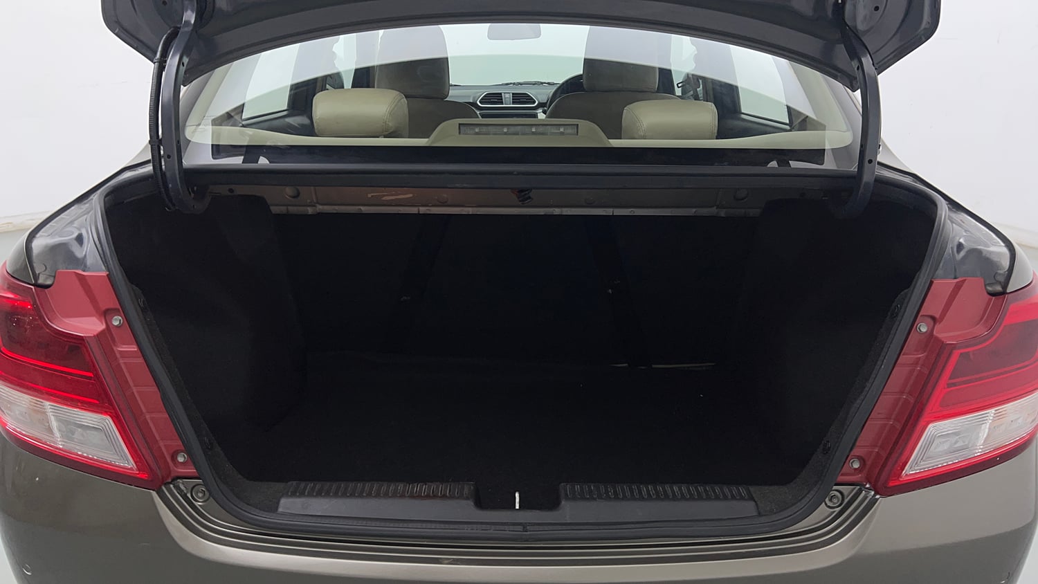 Used 2022 Maruti Suzuki Dzire VXi Petrol Manual interior DICKY INSIDE VIEW