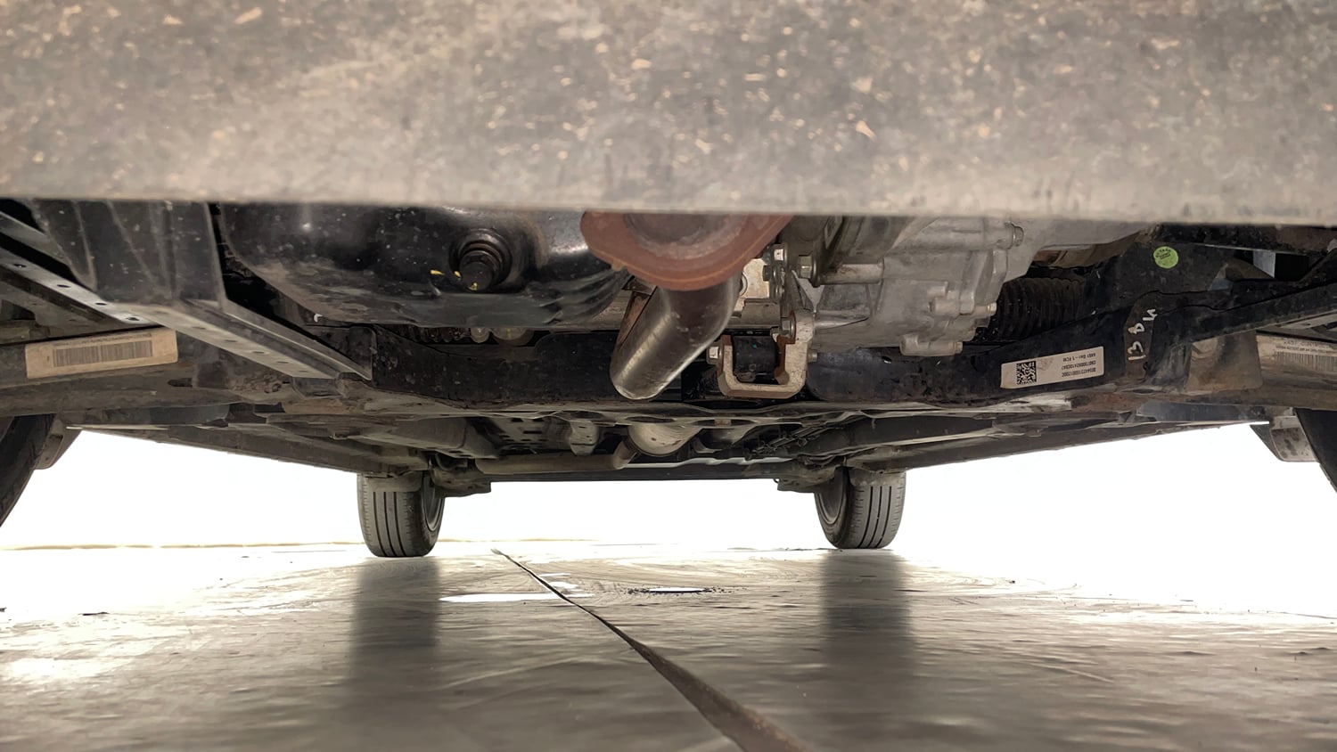 Used 2025 Tata Altroz XZ Petrol Petrol Manual extra FRONT LEFT UNDERBODY VIEW