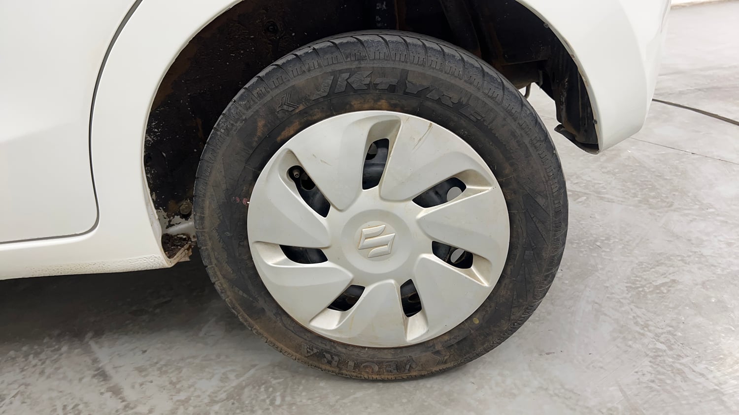Used 2017 Maruti Suzuki Celerio ZXi AMT Petrol Automatic tyres LEFT REAR TYRE RIM VIEW