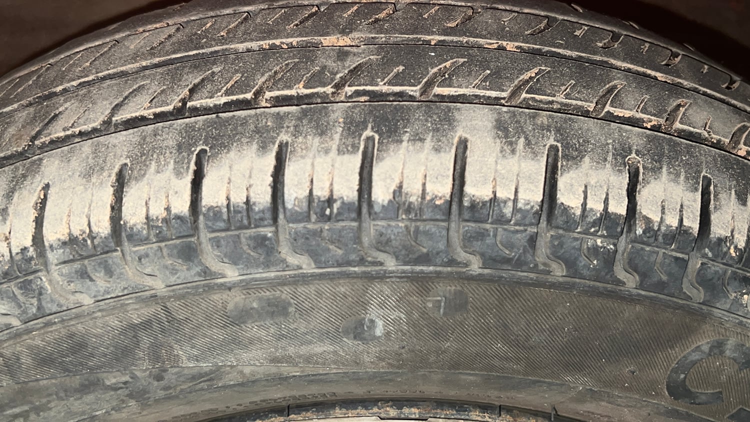 Used 2017 Maruti Suzuki Alto 800 VXi Petrol Manual tyres LEFT FRONT TYRE TREAD VIEW