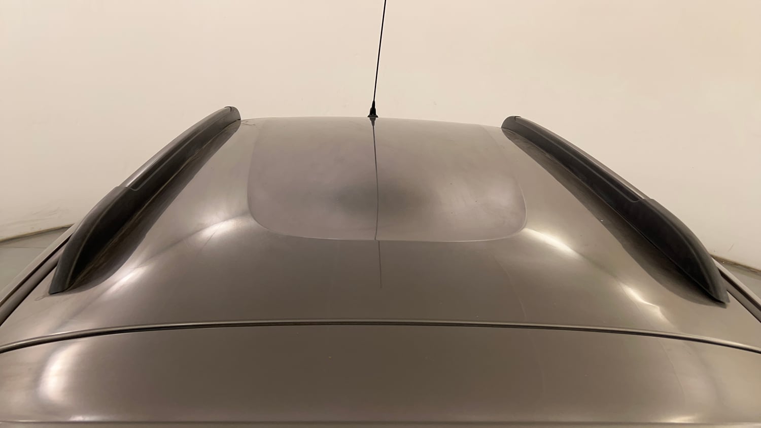 Used 2016 Renault Kwid RXT Petrol Manual exterior EXTERIOR ROOF VIEW