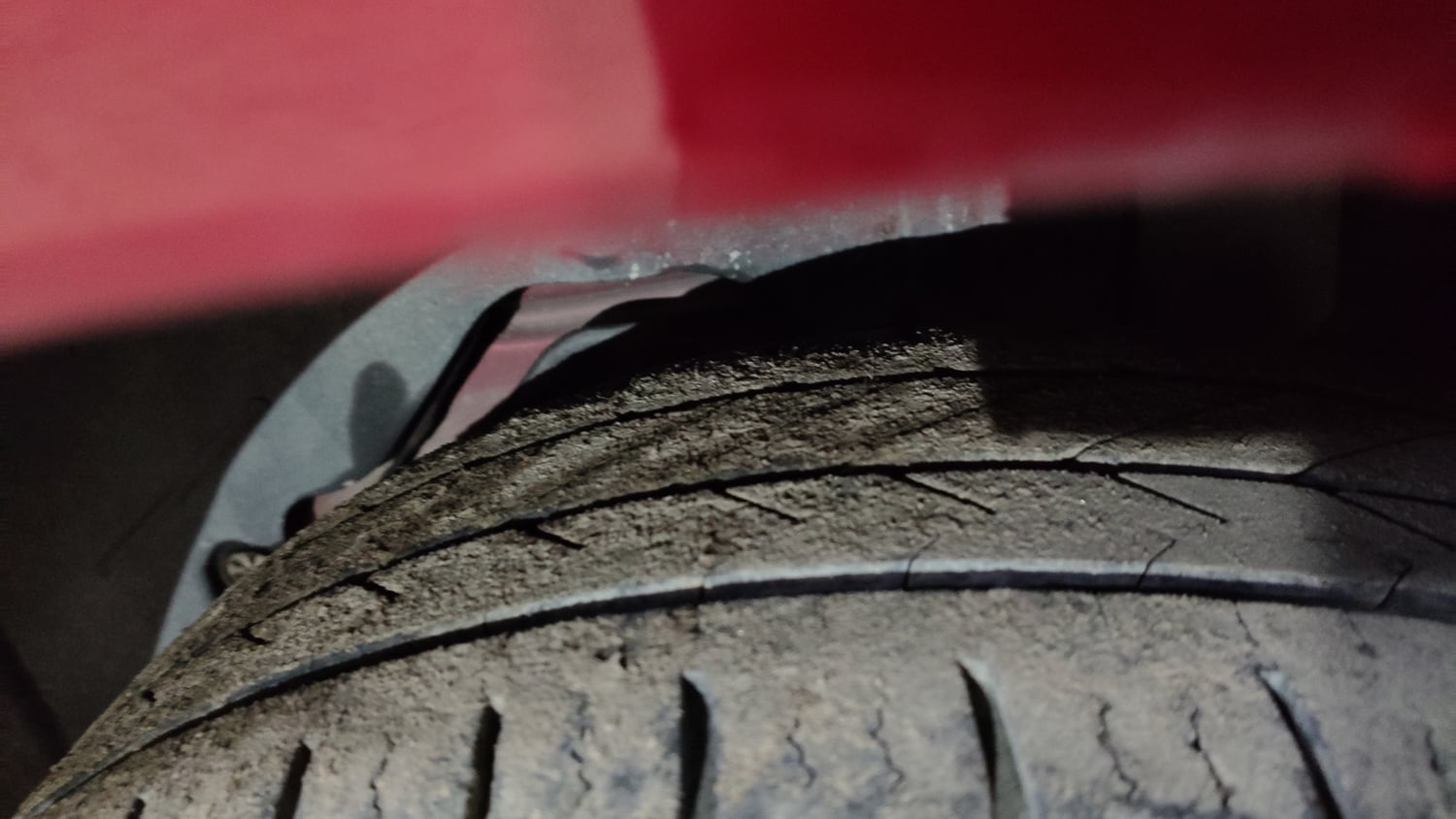 Used 2016 Ford Figo Aspire Titanium 1.2 Ti-VCT Petrol Manual tyres LEFT REAR TYRE TREAD VIEW