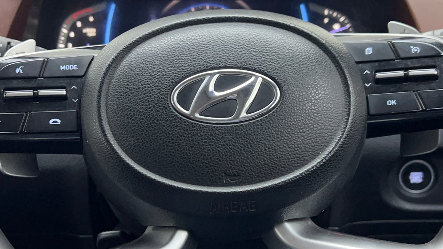 Used 2022 Hyundai Alcazar Prestige Exe (O) 7 STR 1.5 Diesel AT Diesel Automatic top_features Airbags