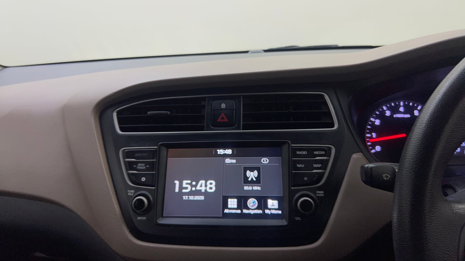 Used 2018 Hyundai Elite i20 Asta 1.2 AT Petrol Automatic top_features GPS navigation system