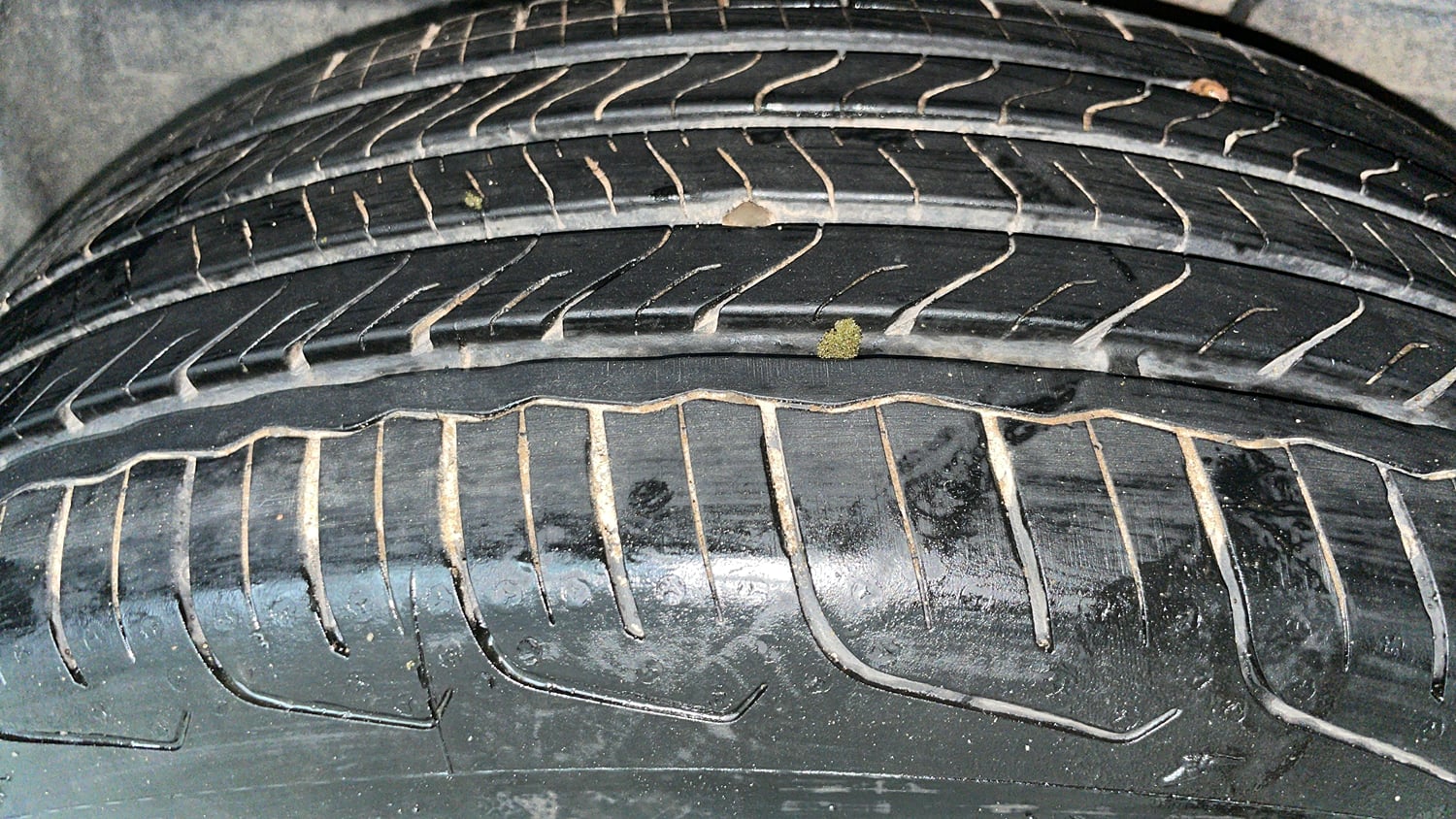 Used 2022 Tata Punch Creative Dual Tone AMT Petrol Automatic tyres RIGHT REAR TYRE TREAD VIEW